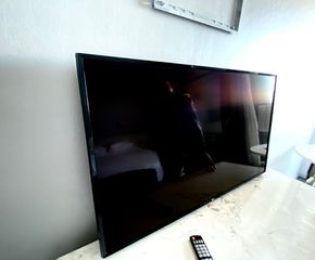 LG Τηλεόραση  49”