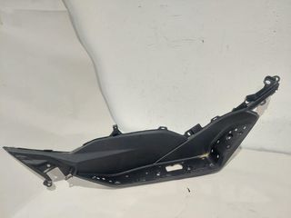 Δεξιό πάτωμα από  HONDA PCX 125 /150  (64311-K1Z-J10)