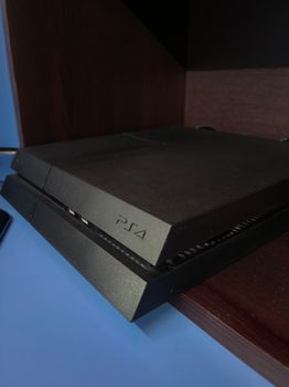 PS4 1TB +2 ΜΟΧΛΟΥΣ + 4 ΠΑΙΧΝΙΔΙΑ