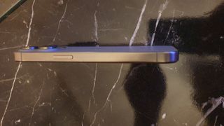 Iphone 15 pro-thumb-4