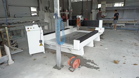 CNC Router για χάραξη και κοπή σε μάρμαρα & γρανίτες (Παντογράφος) 1300Χ2500Χ200mm