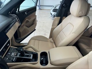 Porsche Cayenne 2021 E HYBRID PLUG IN / PANORAMA-thumb-22