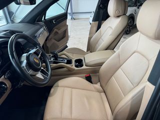 Porsche Cayenne 2021 E HYBRID PLUG IN / PANORAMA-thumb-18