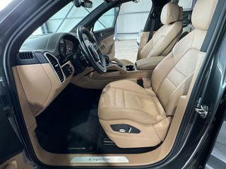 Porsche Cayenne 2021 E HYBRID PLUG IN / PANORAMA-thumb-36