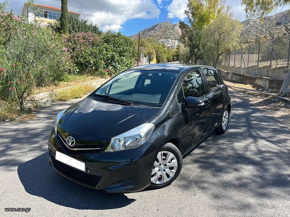 Toyota Yaris '13 1.4 D-4D DIESEL Αυτόματο-1ο Χέρι-Ελληνικό-Ατρακάριστο-Βιβλίο Σέρβις-Navi