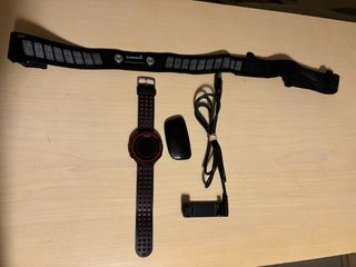 ΑΘΛΗΤΙΚΟ ΡΟΛΟΙ GARMIN FORERUNNER 220 ME ΖΩΝΗ ΚΑΙ ΑΙΘΗΤΗΡΑ