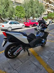 Aprilia SRV 850 '15