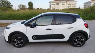 Citroen C3 2017 1.2 -110HP- PANORAMA - GPS- KEYLESS -CRUISE CONTROL-thumb-2
