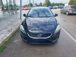Volvo V40 2015-thumb-1