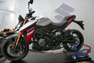 Suzuki GSX-S 1000 '24 ΔΩΡΟ ΤΑ ΤΕΛΗ 24 ΓΝΗΣΙΑ Ή ΕΠΩΝΥΜΑ ΑΞΕΣΟΥΑΡ