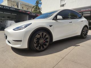 Tesla Model Y '23 Performance