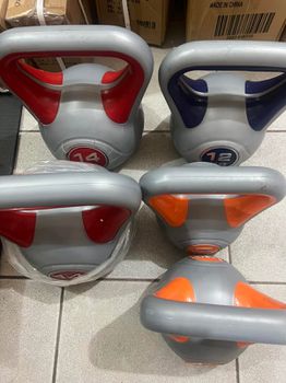 Πλαστικά Kettlebells 56kg σύνολο (2x14kg, 1x12kg, 2x8kg)