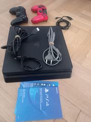 Play station 4 slim 1 Terra με 2 τηλεχειριστήρια. Όλα σε άριστη κατάσταση