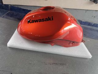 ρεζερβουαρ KAWASAKI ER6-N