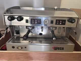 Μηχανή espresso WEGA￼2 group μαζί με μύλο άλεσης