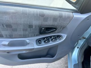 Hyundai Accent 2004-thumb-7