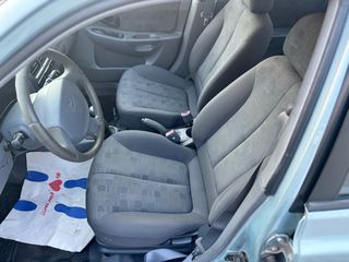 Hyundai Accent 2004-thumb-8