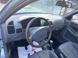 Hyundai Accent 2004-thumb-11
