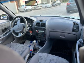 Hyundai Accent 2004-thumb-16