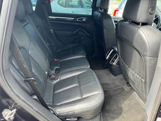 Porsche Cayenne 2010 S HYBRID-thumb-4