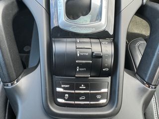 Porsche Cayenne 2010 S HYBRID-thumb-6
