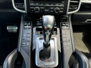 Porsche Cayenne 2010 S HYBRID-thumb-7