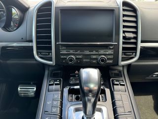 Porsche Cayenne 2010 S HYBRID-thumb-8