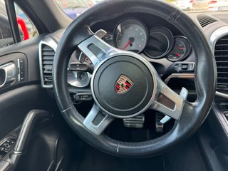Porsche Cayenne 2010 S HYBRID-thumb-9