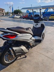 Piaggio Beverly 400 2023 HPE-thumb-3