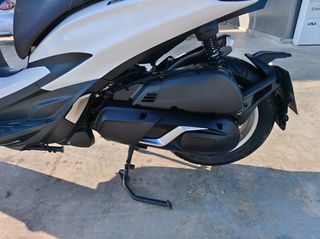 Piaggio Beverly 400 2023 HPE-thumb-1