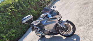 Honda VFR 1200 2010 1200F-thumb-1