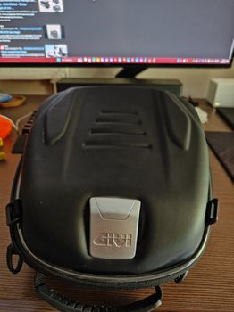 Givi Tank Bag Μοτοσυκλέτας με Tanklock 5lt