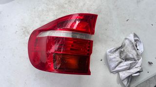 bmw x5 e70 φαναρι πισω αριστερα εχει ενα σπασιμο led ok γνησιο