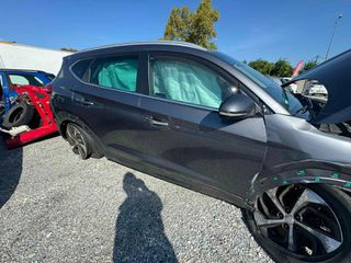 HYUNDAI TUSCON-thumb-2