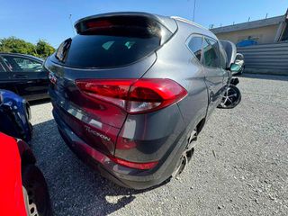 HYUNDAI TUSCON-thumb-3