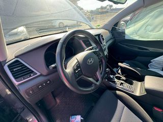 HYUNDAI TUSCON-thumb-5