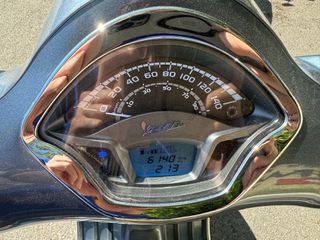 Vespa GTS 300 2020-thumb-7