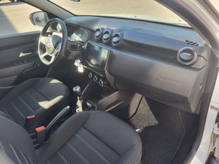 Dacia Duster 2022 SPORTIVE 4X4 DIESEL-thumb-16