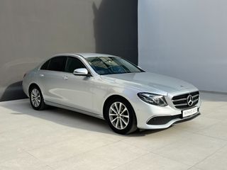 Mercedes-Benz E 200 '19 D AVANTGARDE 9G-TRONIC