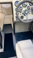 Phantom 2010 28 kevlar Steve Baker original UK speedboat-thumb-74