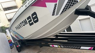 Phantom 2010 28 kevlar Steve Baker original UK speedboat-thumb-9
