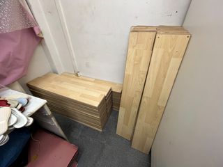 Δαπεδο 70 τετραγωνικα laminate κουμπωτο υφη ξυλου και φυλλα mdf