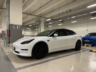 Tesla Model 3 '21 Performance