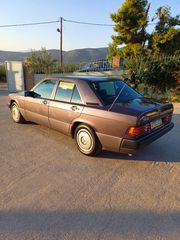 Mercedes-Benz E 180 1992-thumb-3