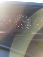 Mercedes-Benz E 180 1992-thumb-11
