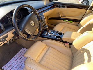 Volkswagen Phaeton 2004-thumb-10