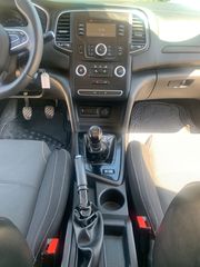 Renault Megane 2018-thumb-7