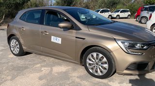 Renault Megane 2018-thumb-2