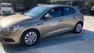 Renault Megane 2018-thumb-1