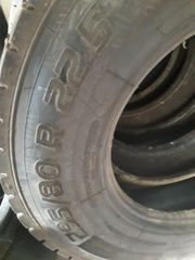Mercedes-Benz 2020 295/80/22,5-thumb-2